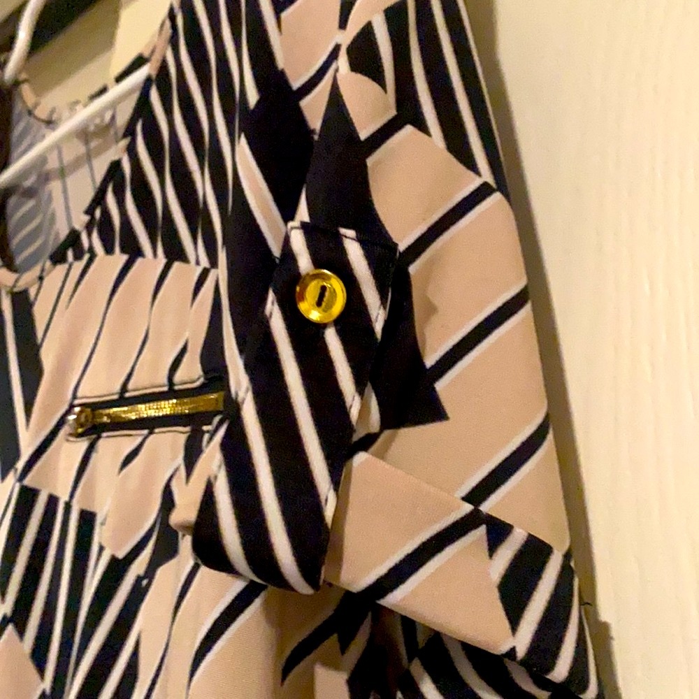 Stripe Geometric Design Top - Picture 8 of 9